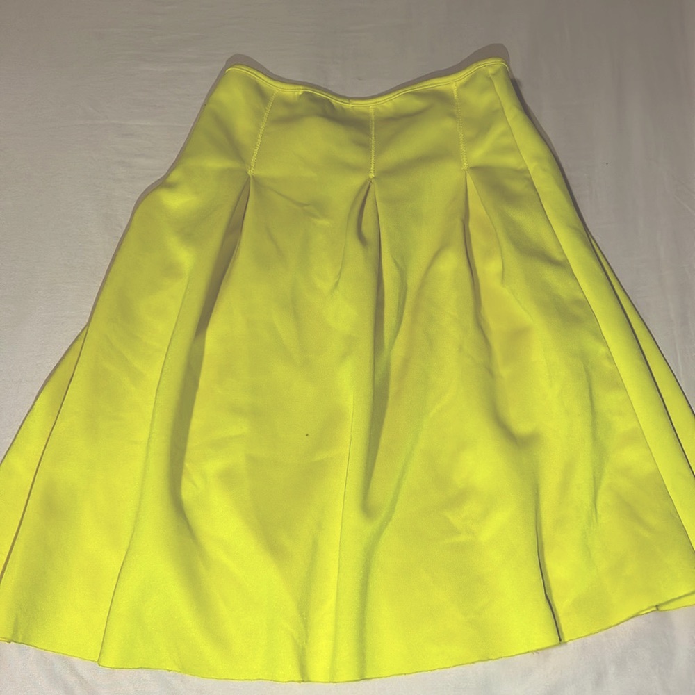 Stretchy Pleated Yellow Skirt